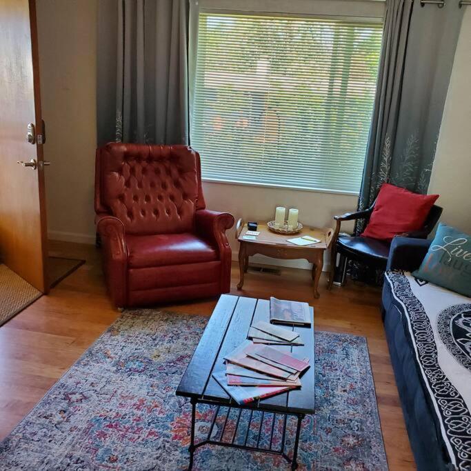 Sweet 2 Bedroom Close To U Of Oregon & Track! Eugene Eksteriør billede
